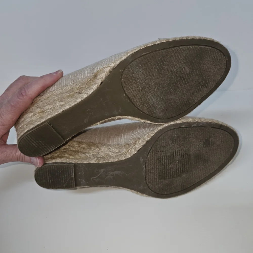 Coach Women's Tan Peep-Toe Flats, Size 6.5 - Picture 11 of 11